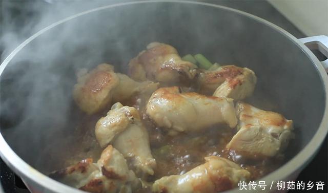 放油|鸡腿这样做才好吃,不放油不放水,简单焖一锅酱烧鸡腿不够吃