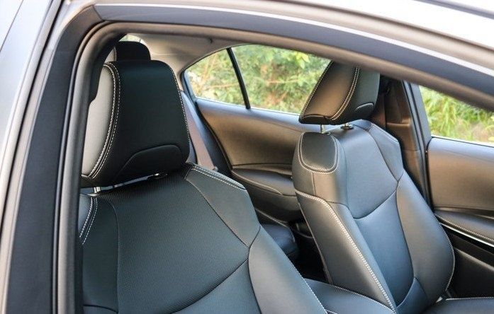  时尚|体验下混动卡罗拉，颜色的外观其实还是蛮大方时尚的