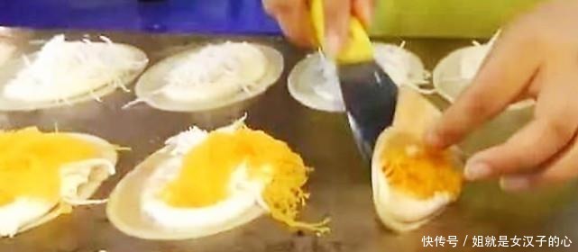 美女|90后美女摆摊卖“创意”小吃,一天卖300个,月收入过万元!