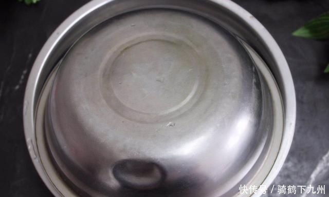 好吃|做了十年秘制鹌鹑蛋的阿姨,教我做鹌鹑蛋的方法,鹌鹑蛋入味好吃