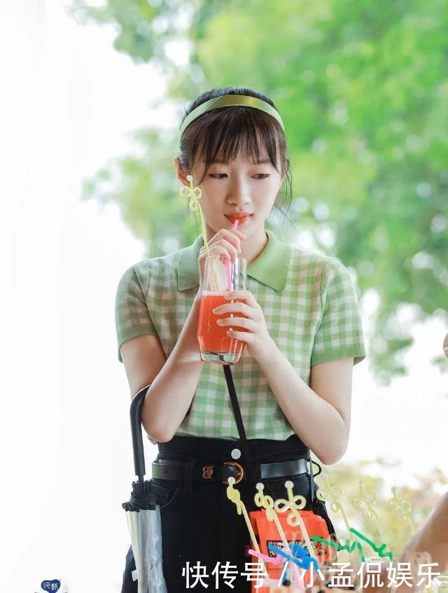 中餐厅|彩虹屁|赵丽颖都没能带火的《中餐厅》,竟然被李浩菲治愈了