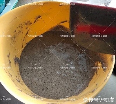 翻拌均匀|超人气龙猫甜甜圈