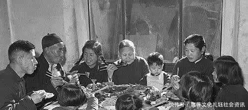 春节|老照片80年代过年的真实场景,看完我流泪了