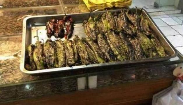 成本|大娘路边卖“天价”烧烤,4元一条,成本不到1块,出摊一会就抢空