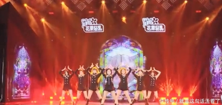  黄明昊|黄明昊单手抱起安崎，弟弟太暖太man了！