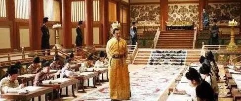 后人|秦侩后人考中状元，乾隆问及祖上，他回答七个字乾隆很高兴