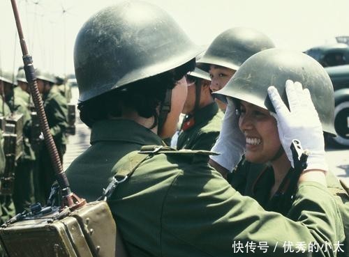 钢盔|钢盔又不能抗子弹,为什么军人非得戴?专家这么说