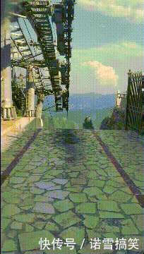 此刻|搞笑gif-如果此刻你没有任何安全措施,你会慌吗?