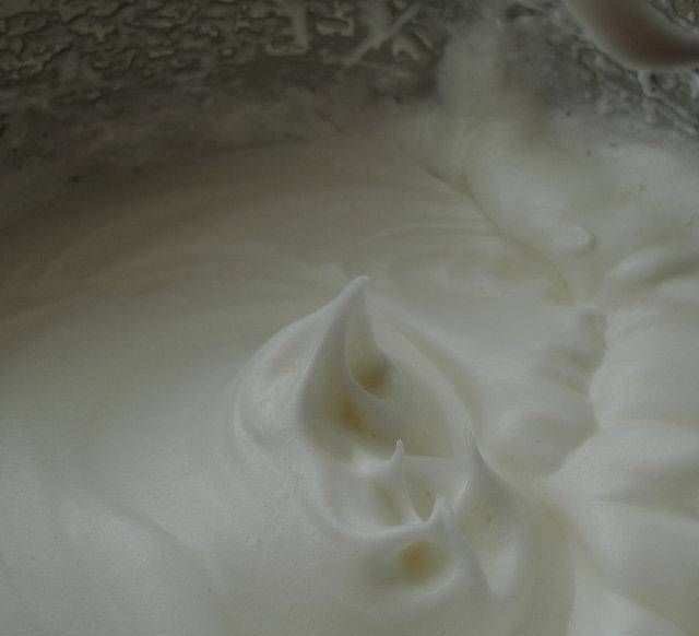  细腻|八寸戚风蛋糕，柔软细腻，不开裂不缩水，超完美