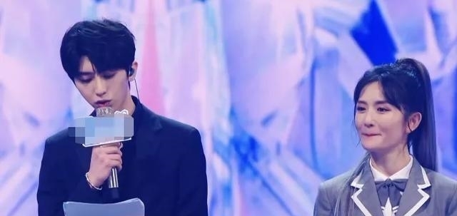  谢娜|主持一期央视节目就被“换掉”，离开何炅之后，谢娜难挑大梁？