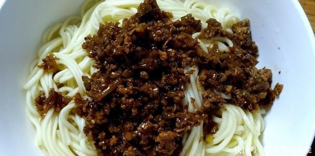 简单|老妈教的美味家常干拌面,做法简单,一看就会,看着就很有食欲