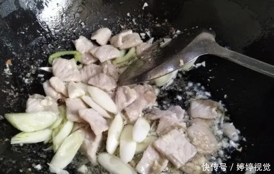 黑木耳|这道家常菜,热量偏低,营养丰富,非常适合减肥期间食用