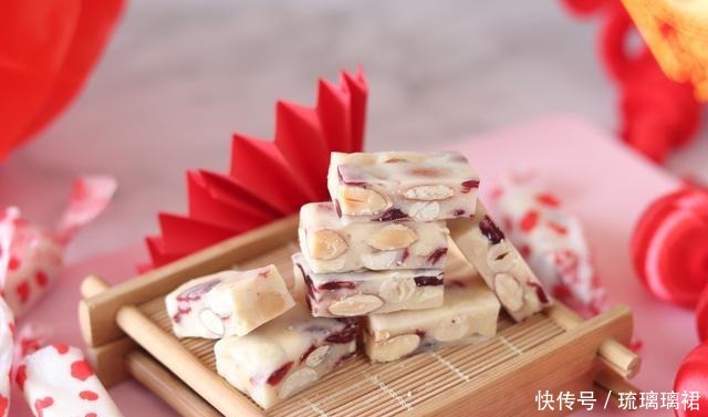 牛轧糖|自制年味糖果,料超足,吃腻了奶香牛轧糖,来试试这个口味吧