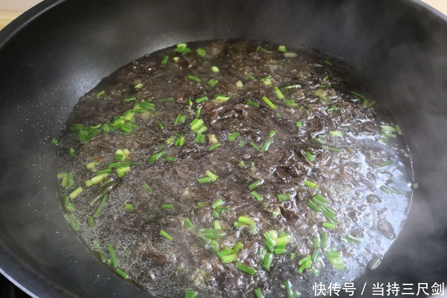 朋友圈|晚餐老公做了2菜一汤,成本没超20元,晒朋友圈,朋友:太寒酸了