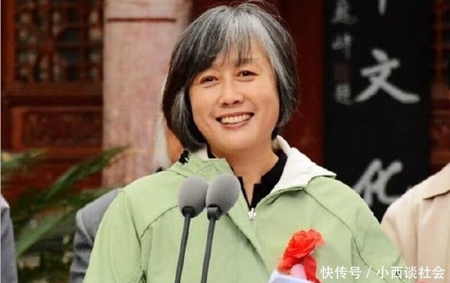 实力|她是央视一姐实力碾压倪萍,为事业与老公分居17年,63岁无人问津