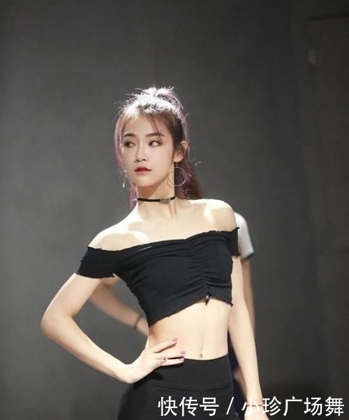  未来|姐姐的马甲线比我未来还鲜明，李宇春曾可妮撩人，谢娜励志哭