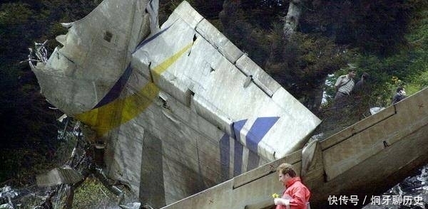  幸存|天气非常恶劣，军区副司令“毫不畏惧”，结果飞机坠海无一人幸存