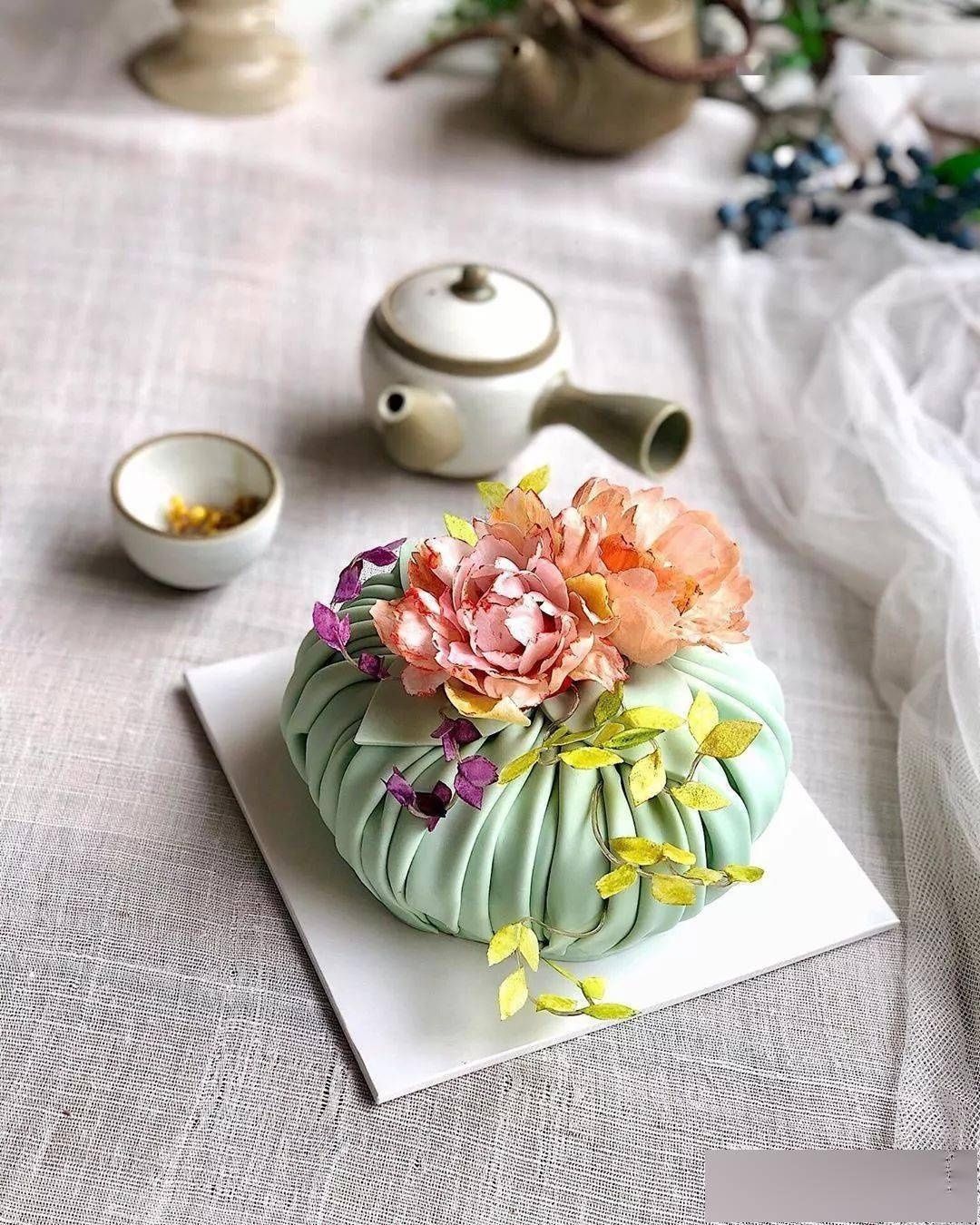 包袱蛋糕|脑洞太大韩国小姐姐晒神秘蛋糕,引百万粉丝每天催更太美了,每一张都让我流口水…