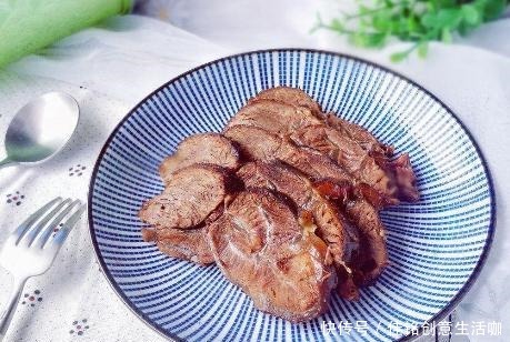 牛肉|酱牛肉时焯水是不对的，卤肉店老板透露小技巧，牛肉嫩滑有嚼劲