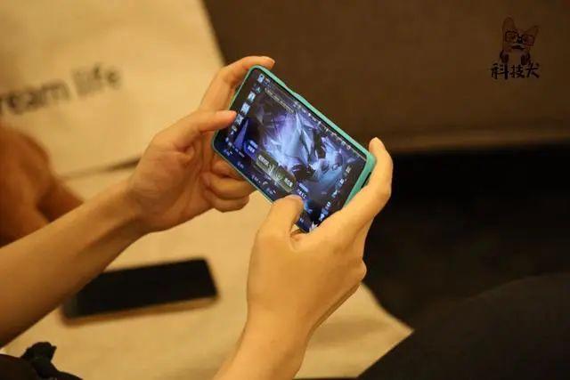  保值|上半年旗舰手机保值率盘点：华为荣耀一加小米居前四 OV三星垫底