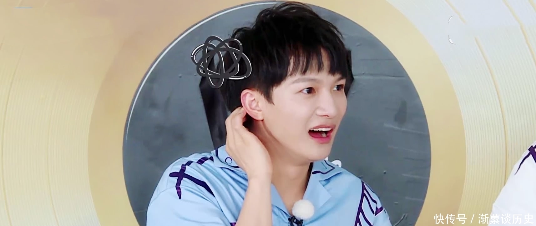 奔跑|奔跑吧迎来撕名牌,周深KO汪苏泷,蔡徐坤KO郑恺,郭麒麟最“怂”!