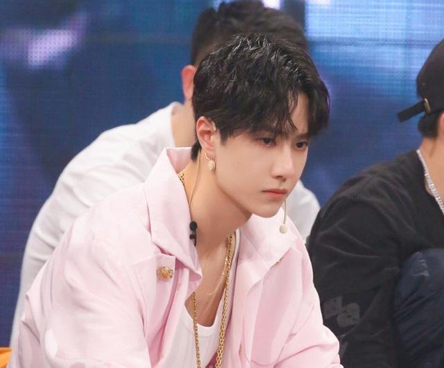 冠军|王一博战队的“布布”会成为冠军吗?而钟汉良有自己应对策略