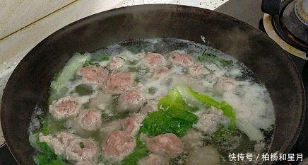 圆子|没有鸡蛋淀粉可以用来做嫩滑的圆子汤,老少皆宜