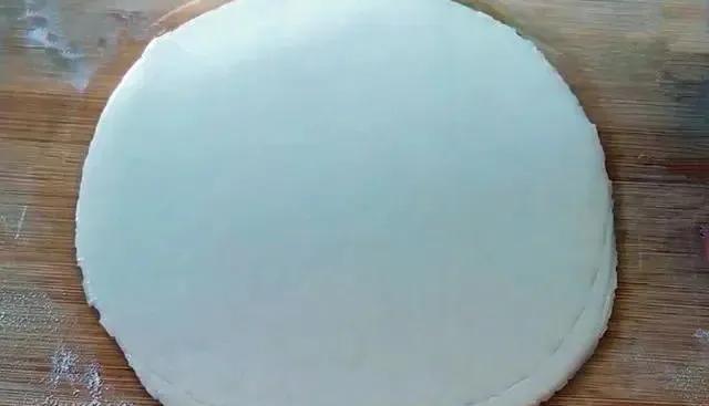  不硬|一到夏天我就烙这种饼，香软又筋道，1分钟烙一张，凉了也不硬