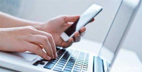 编造事实|女孩考上清华跪谢父母系摆拍，自称正能量有错吗？网友：害人不浅