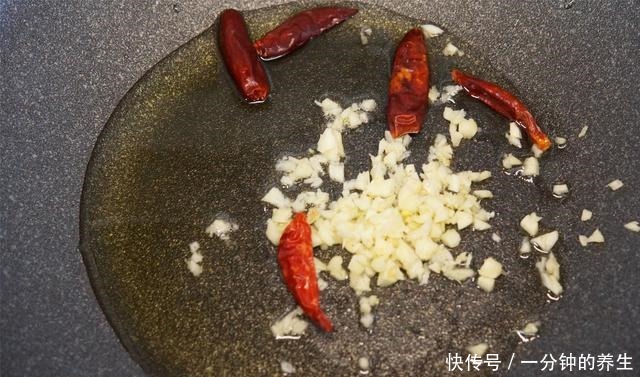土豆丝|炒土豆丝,用醋的时间是关键,做错的人不少,难怪没饭店的好吃