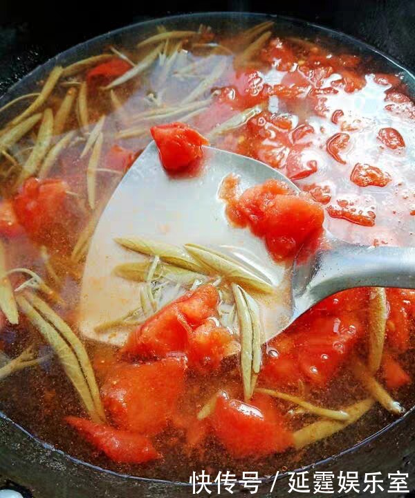 湿气|这汤喝到出伏,隔天喝一碗,湿气消失了,比鸡汤鲜,精气神倍儿棒