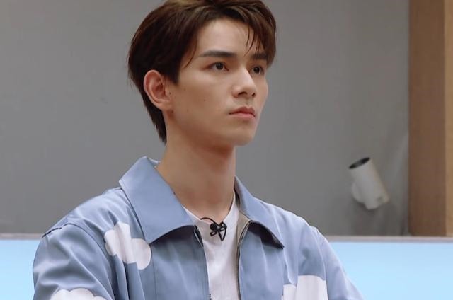  李诚儒|何昶希把戏演砸还拿S卡，李诚儒质疑却被怒怼，人民币玩家惹不起