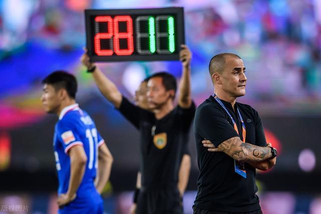  沈俊|5年被中超申花下放预备队4次，现面临离队，球迷：早就应该走了