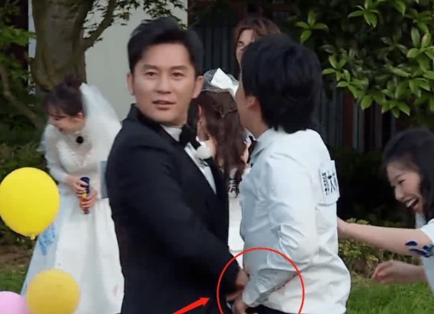 嘉宾|郭麒麟节目被郑恺扯掉裤子,嘉宾们哄笑,却有一人帮郭麒麟挡住