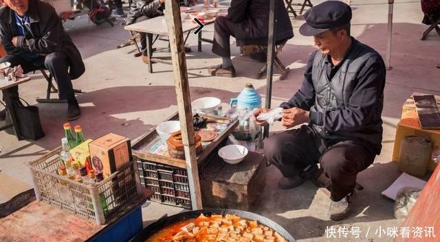 熏豆腐|农村大集热火朝天的美食,让人你还、人间美味!