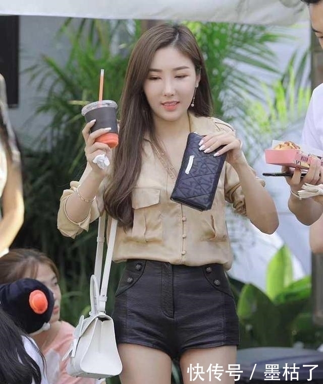  实在|爱穿皮裤的时尚女郎，却交上一个“钢铁直男”，实在太可惜