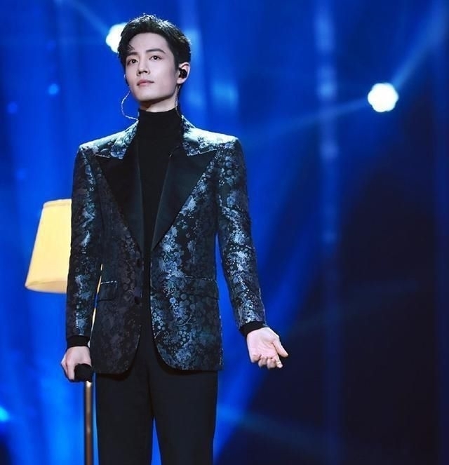  东方|《东方卫视》宣传片三次提及肖战，来看舞台上的百变肖战