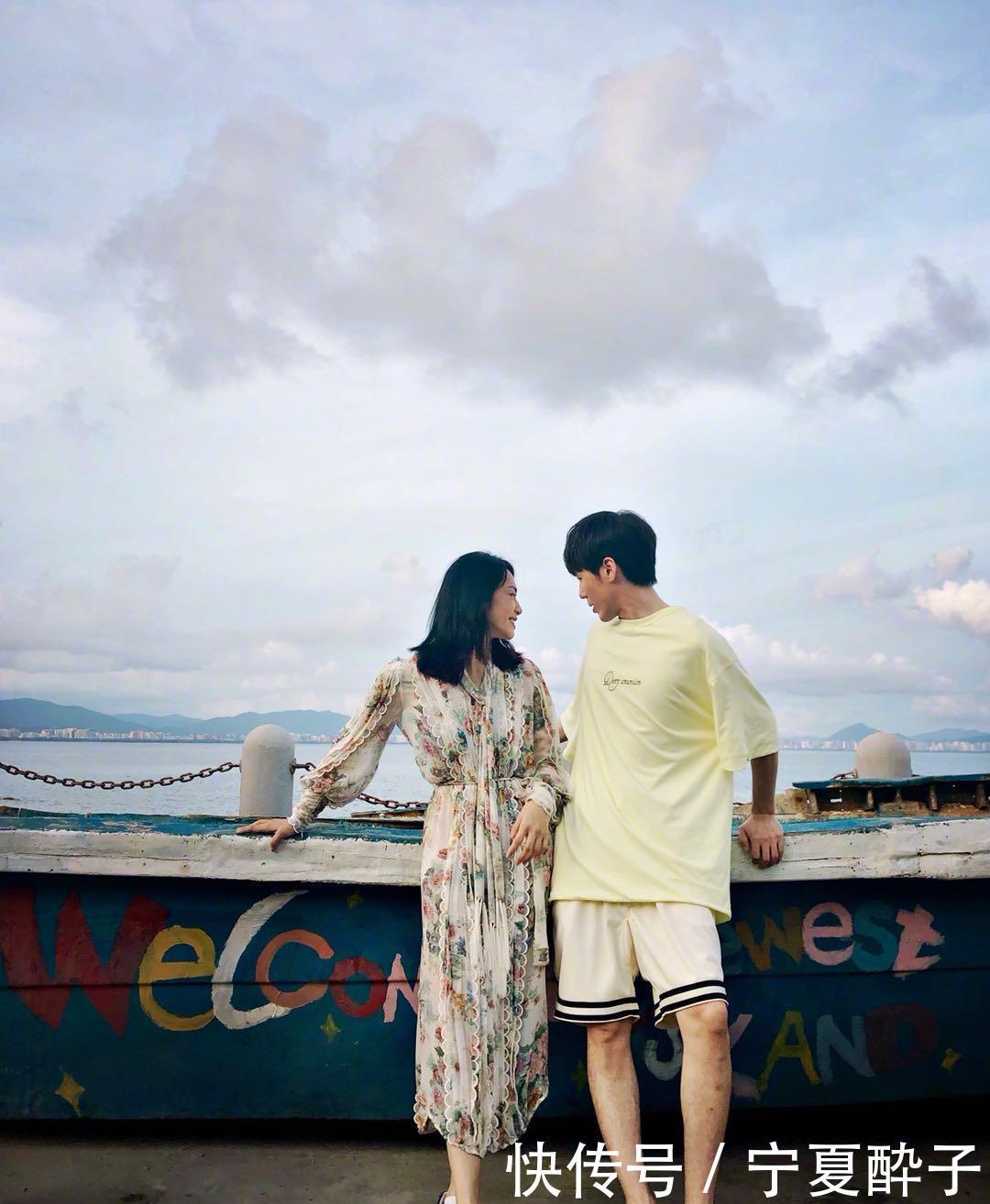  西岛|许可依与侯昊西岛一日游，最亮点的还是姐弟俩穿搭