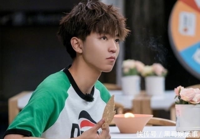 杨超越|《中餐厅》放大招,王俊凯回归不算啥,飞行嘉宾全是顶级流量