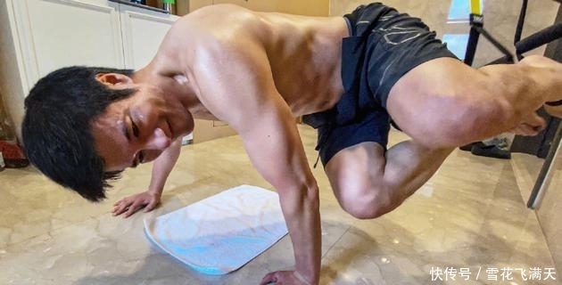 主动|都是歌王差距大:周杰伦胡子拉碴被偷拍,王力宏主动秀健硕好身材