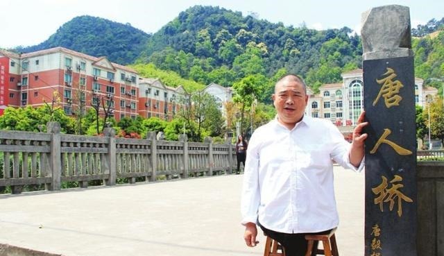 拒绝|农村残疾小伙被大学拒绝后,靠300元赚得上亿资产,累计捐款400万