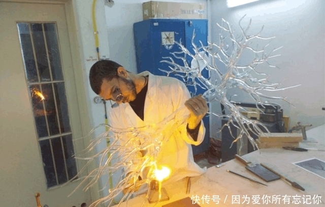 男孩|男孩15岁学烧玻璃人们以为没出息, 十年后他的玻璃作品闻名全球