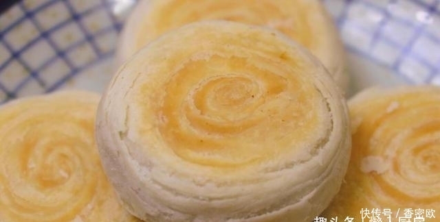 外皮|在家不出门,教你红薯饼的新做法,外皮酥的掉渣,看到它口水直流