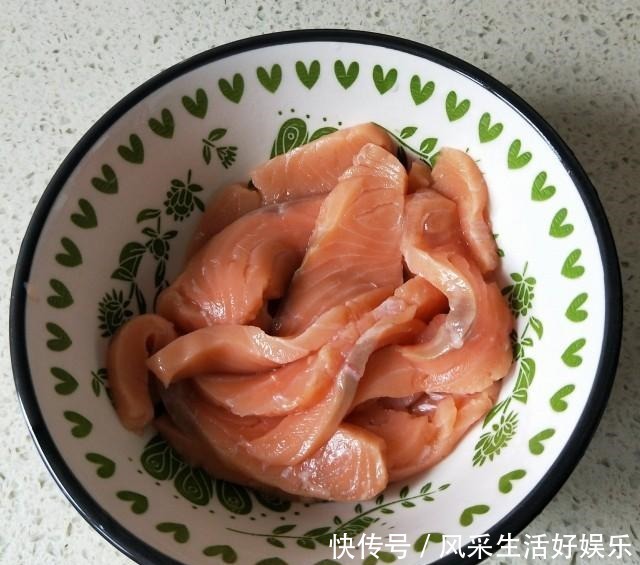 三文鱼片|鲜香可口，香煎三文鱼