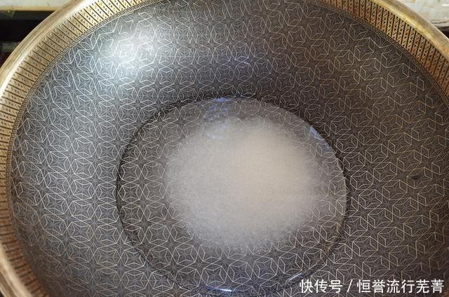 势不可挡|做酱大骨怎么炒糖色,先放油还是先放水做好这几点美味势不可挡