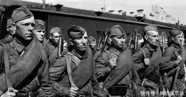 荷枪实弹|史上最特殊的一次阅兵式,士兵全部荷枪实弹,直接开赴前线