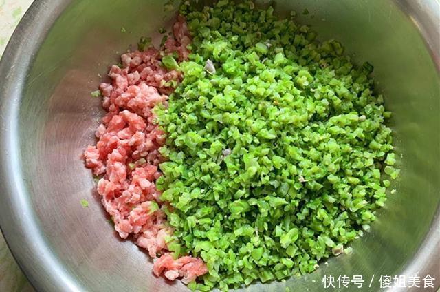 饺子|夏天,用它包饺子,又香又嫩,1元钱一斤,比韭菜茴香还好吃
