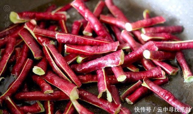 土豆一起烧|7月豇豆火了,遇见来10斤,和土豆是绝配,吃不完还能晒干冬天吃