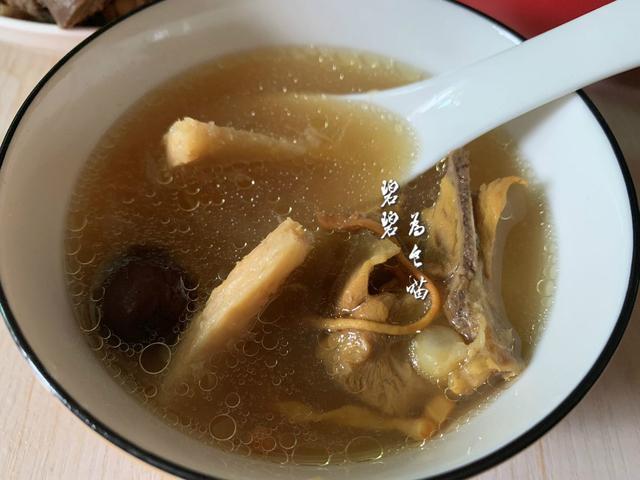  煲汤|夏天要多喝这道汤，滋阴补血，女人多喝气血好，再贵也要舍得买