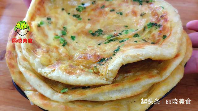  发面|家常版葱花鸡蛋饼，不发面不烫面，简单几步，酥软好吃，凉了不硬